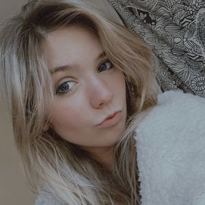 Meet your Posher, Abigail